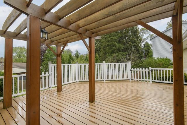 12455 Hickory ROAD, New Berlin, WI 53151