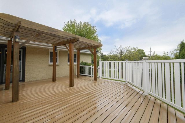 12455 Hickory ROAD, New Berlin, WI 53151