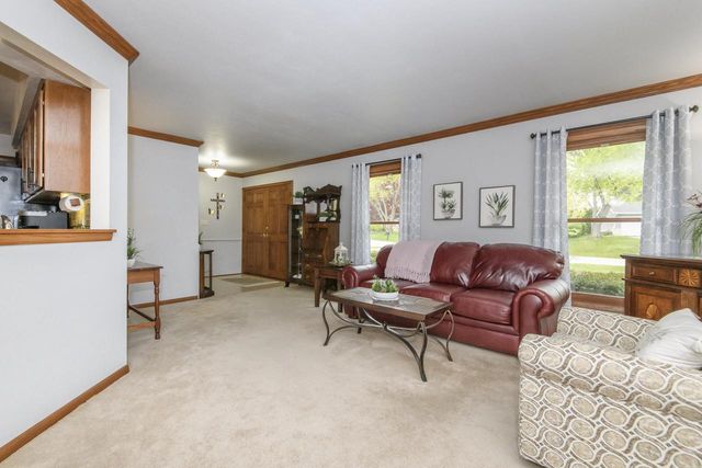 12455 Hickory ROAD, New Berlin, WI 53151