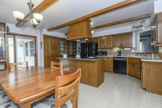 12455 Hickory ROAD, New Berlin, WI 53151
