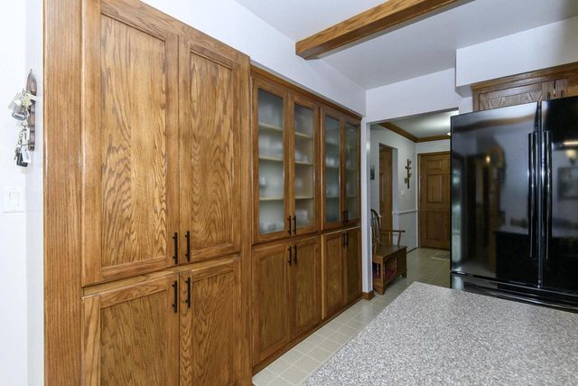 12455 Hickory ROAD, New Berlin, WI 53151