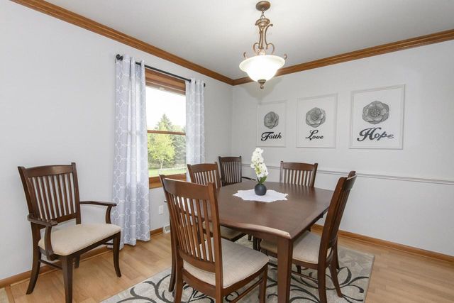 12455 Hickory ROAD, New Berlin, WI 53151