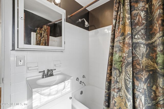 2324 BUTTONWOOD Drive, Jacksonville, FL 32216