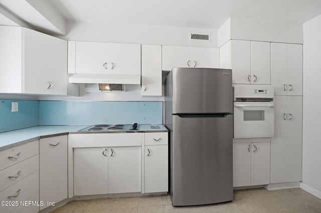 2324 BUTTONWOOD Drive, Jacksonville, FL 32216