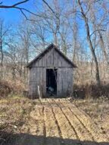 8785 St. George Road, Hartville, MO 65667