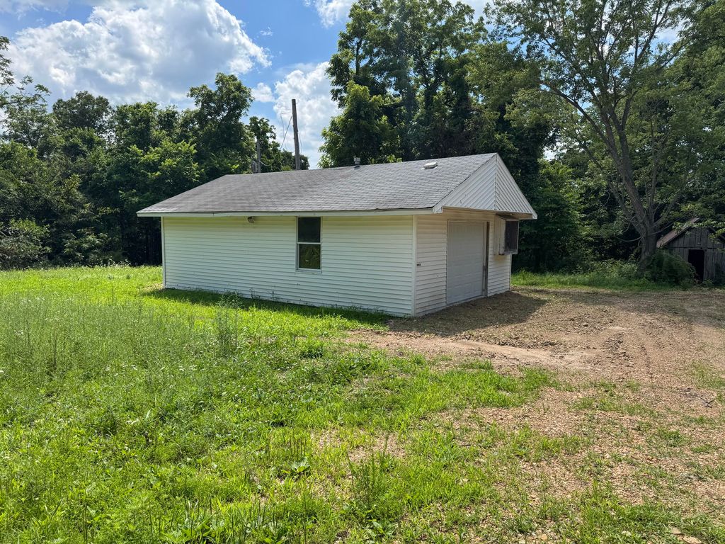 8785 St. George Road, Hartville, MO 65667