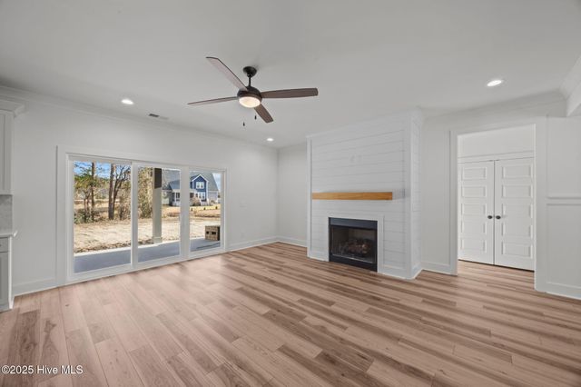 98 E Morning Glory Drive, Arapahoe, NC 28510