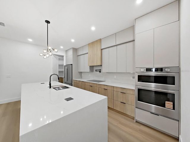 1505 W GRACE STREET, Tampa, FL 33607