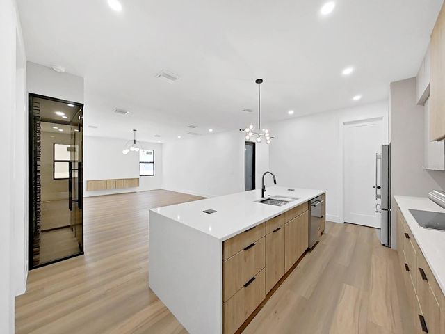 1505 W GRACE STREET, Tampa, FL 33607