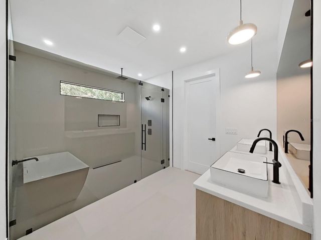 1505 W GRACE STREET, Tampa, FL 33607