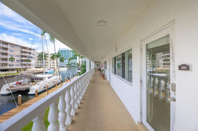 2881 NE 32nd St 221, Fort Lauderdale, FL 33306