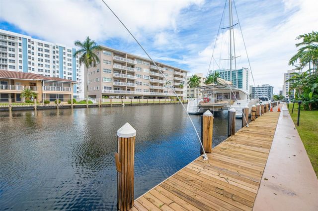 2881 NE 32nd St 221, Fort Lauderdale, FL 33306