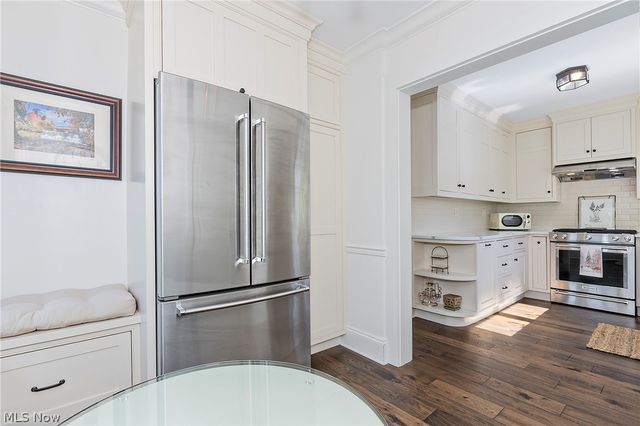 26 Water Street, Chagrin Falls, OH 44022