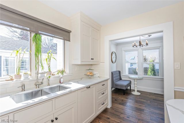 26 Water Street, Chagrin Falls, OH 44022