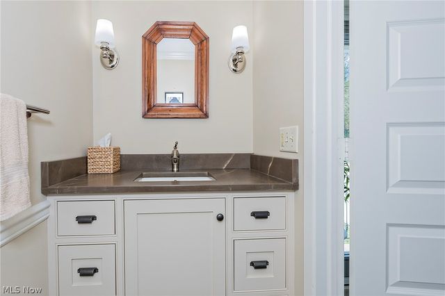 26 Water Street, Chagrin Falls, OH 44022