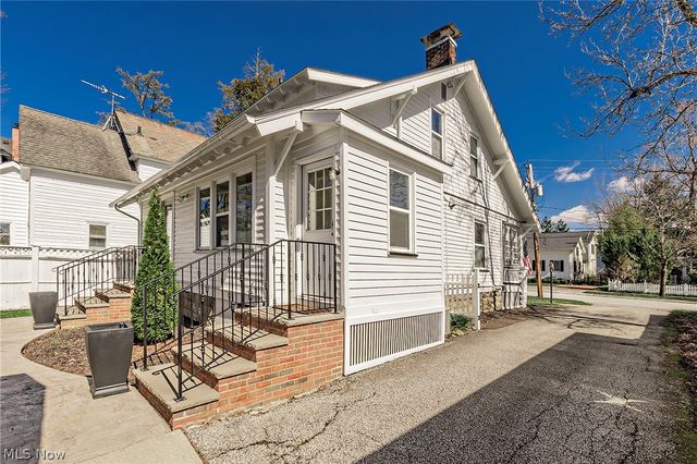 26 Water Street, Chagrin Falls, OH 44022