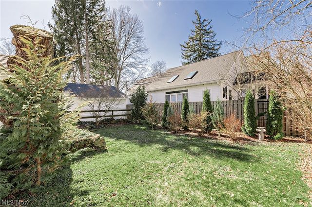 26 Water Street, Chagrin Falls, OH 44022