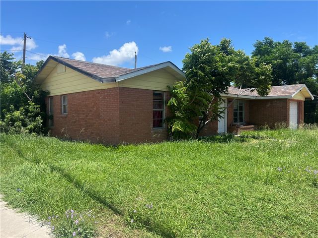 1649 Pinewood Dr, Corpus Christi, TX 78412