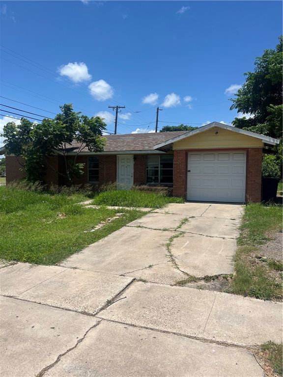 1649 Pinewood Dr, Corpus Christi, TX 78412