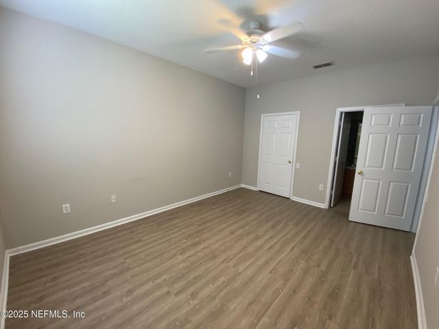 7990 BAYMEADOWS Road 929, Jacksonville, FL 32256