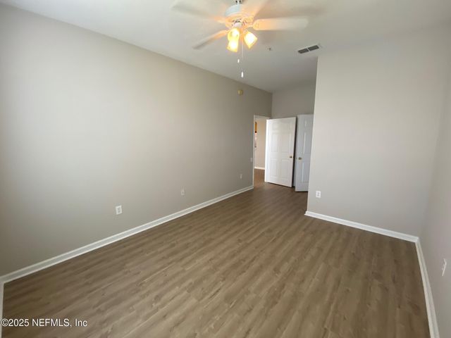 7990 BAYMEADOWS Road 929, Jacksonville, FL 32256