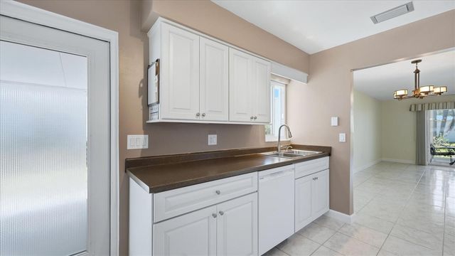 215 FAIR WINDS DRIVE 215, Nokomis, FL 34275