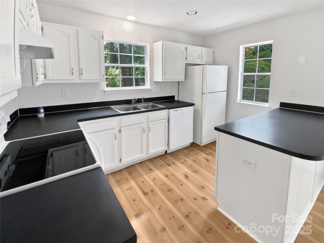 9121 Charminster Court, Charlotte, NC 28269
