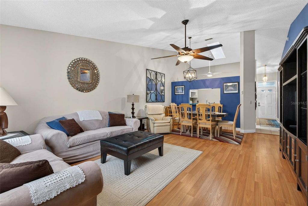 Image 12 of property listing at 1539 REBECCA LANE, Dunedin, FL 34698