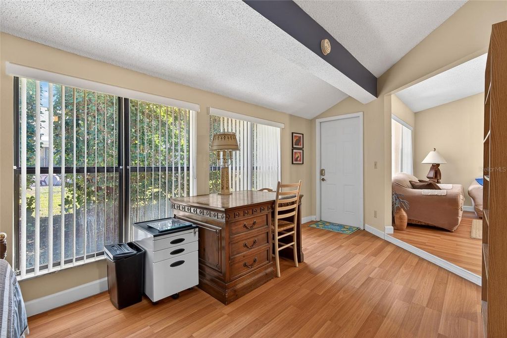 Image 17 of property listing at 1539 REBECCA LANE, Dunedin, FL 34698