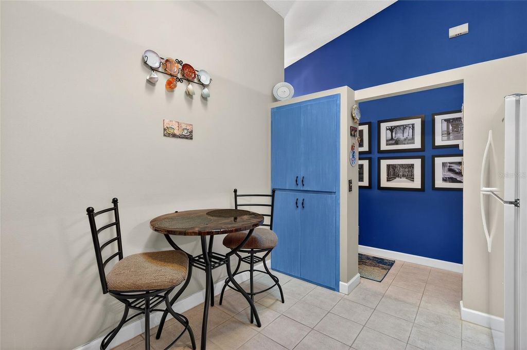 Image 8 of property listing at 1539 REBECCA LANE, Dunedin, FL 34698