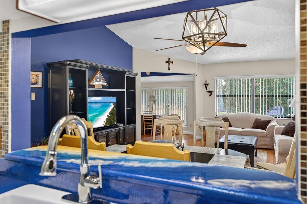 Image 9 of property listing at 1539 REBECCA LANE, Dunedin, FL 34698