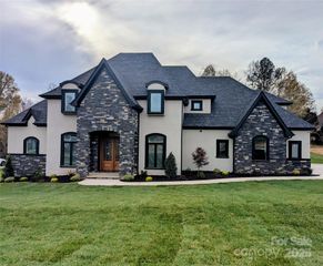 110 Hunts Landing Drive, Mooresville, NC 28117