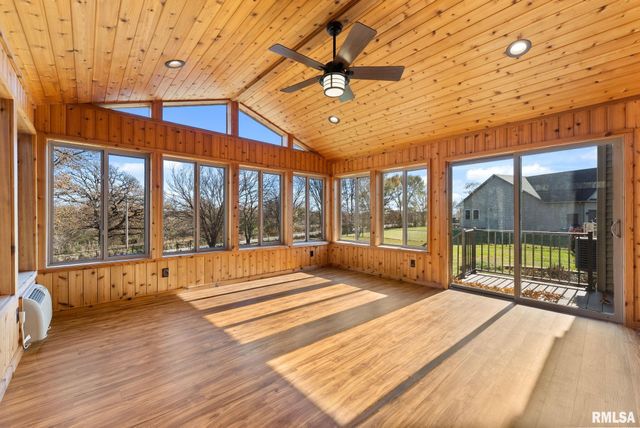 9933 123rd Street, Davenport, IA 52804