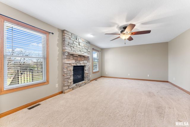 9933 123rd Street, Davenport, IA 52804