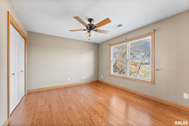 9933 123rd Street, Davenport, IA 52804