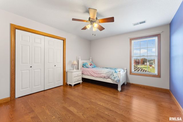 9933 123rd Street, Davenport, IA 52804