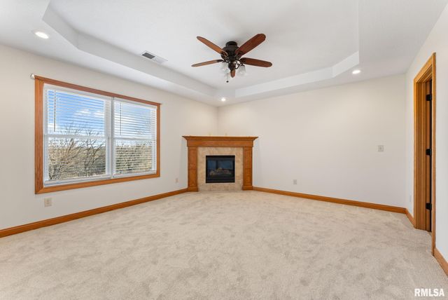 9933 123rd Street, Davenport, IA 52804