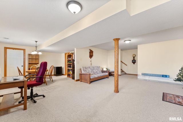 9933 123rd Street, Davenport, IA 52804