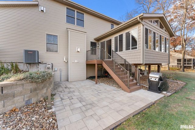 9933 123rd Street, Davenport, IA 52804