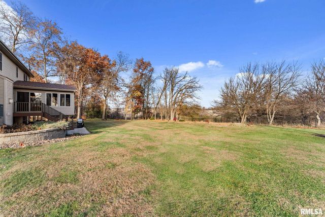 9933 123rd Street, Davenport, IA 52804