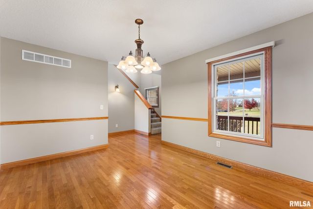 9933 123rd Street, Davenport, IA 52804