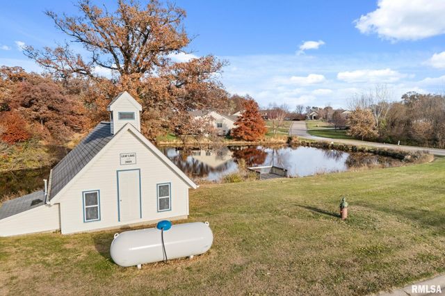 9933 123rd Street, Davenport, IA 52804