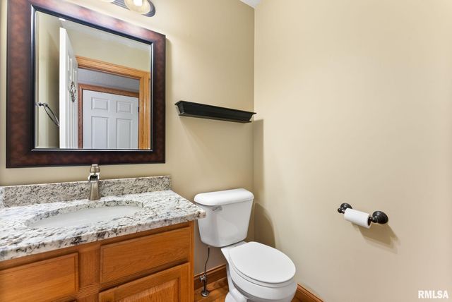 9933 123rd Street, Davenport, IA 52804