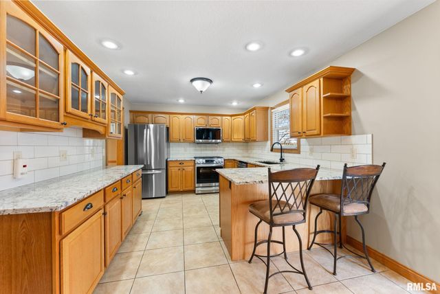 9933 123rd Street, Davenport, IA 52804