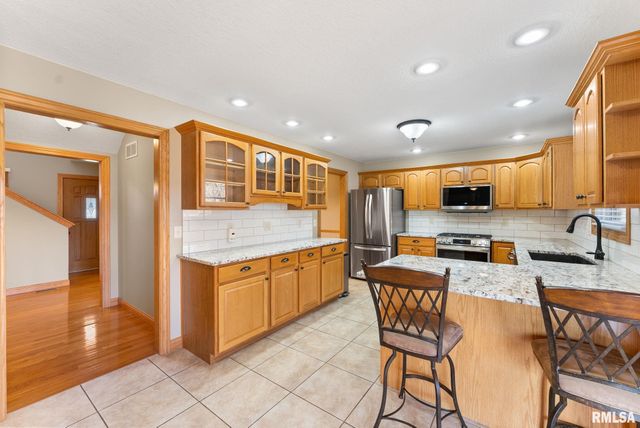 9933 123rd Street, Davenport, IA 52804