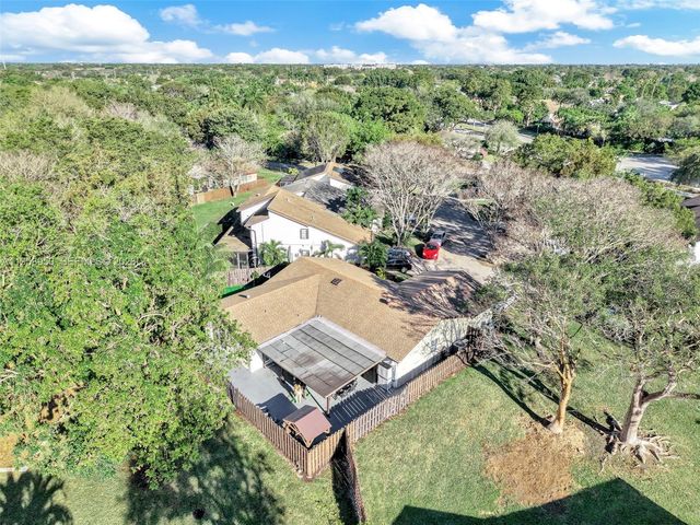 13416 SW 108th St Cir N, Miami, FL 33186