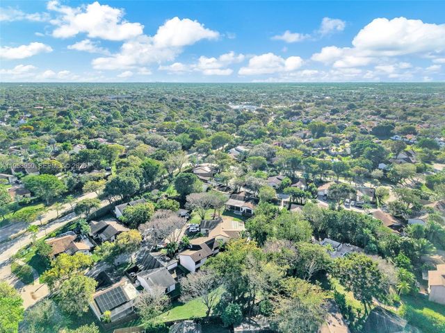 13416 SW 108th St Cir N, Miami, FL 33186