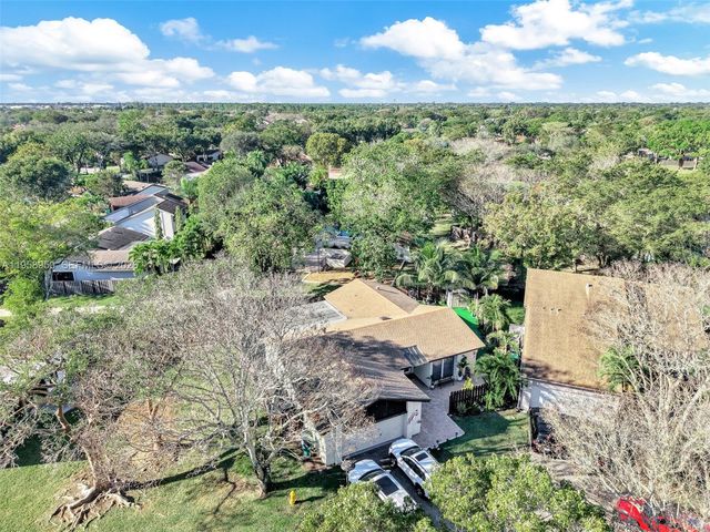 13416 SW 108th St Cir N, Miami, FL 33186