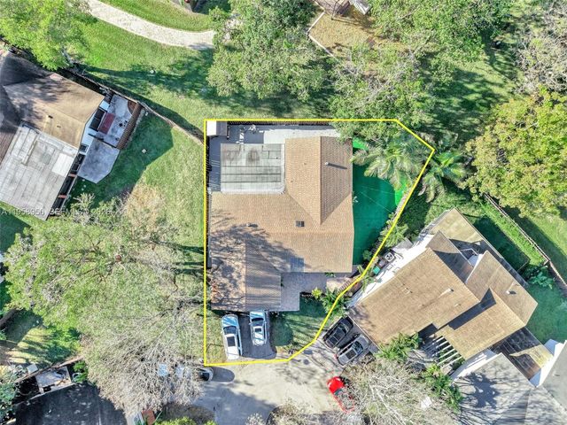 13416 SW 108th St Cir N, Miami, FL 33186