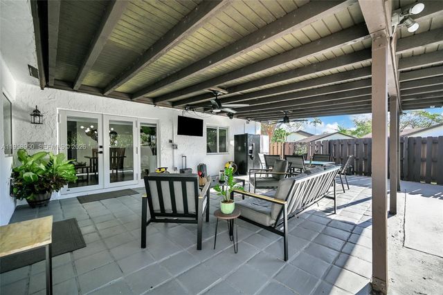 13416 SW 108th St Cir N, Miami, FL 33186